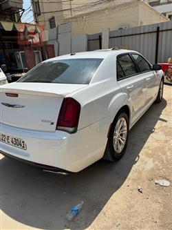 کرایسلەر 300